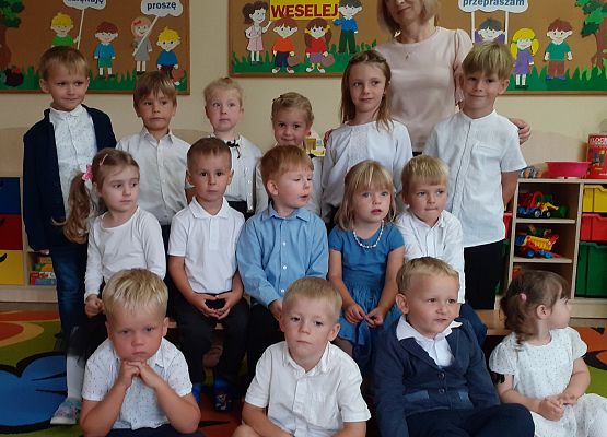 Grafika 2: WITAMY PO WAKACJACH!