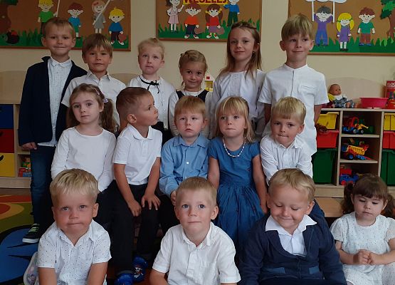 Grafika 1: WITAMY PO WAKACJACH!