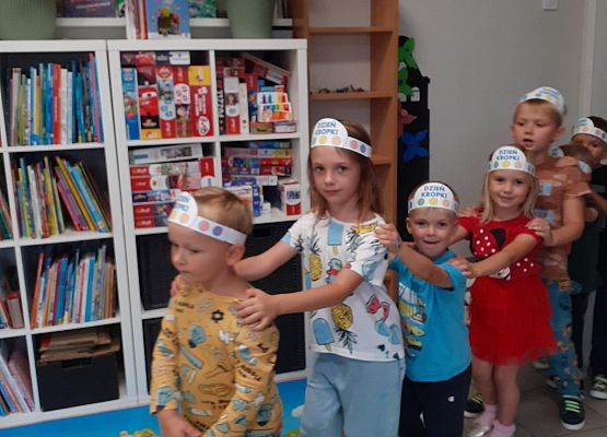 Grafika 1: Dzień Kropki w bibliotece