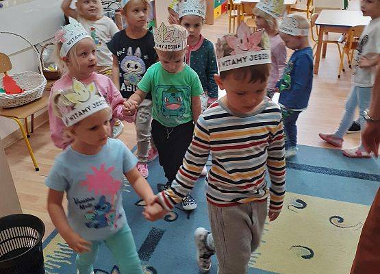 Grafika 17: Witamy Panią Jesień