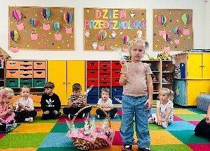 Grafika 6: DZIEŃ  PRZEDSZKOLAKA