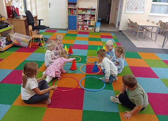 Grafika 11: DZIEŃ  PRZEDSZKOLAKA