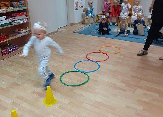 Grafika 50: 30 wrzesień - Dzień Chłopaka