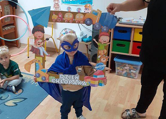 Grafika 71: 30 wrzesień - Dzień Chłopaka