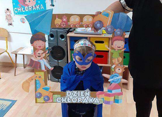 Grafika 72: 30 wrzesień - Dzień Chłopaka