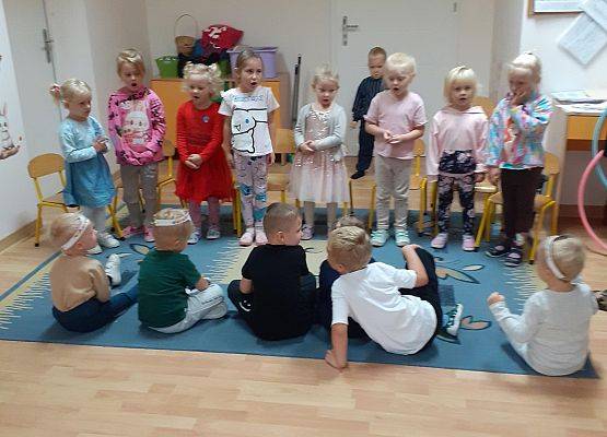 Grafika 73: 30 wrzesień - Dzień Chłopaka