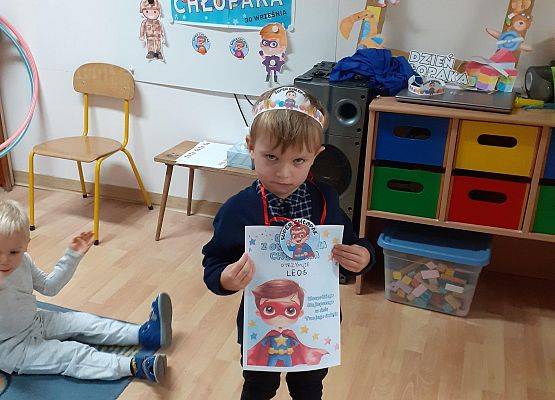 Grafika 80: 30 wrzesień - Dzień Chłopaka