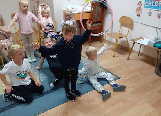 Grafika 83: 30 wrzesień - Dzień Chłopaka