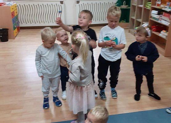 Grafika 93: 30 wrzesień - Dzień Chłopaka