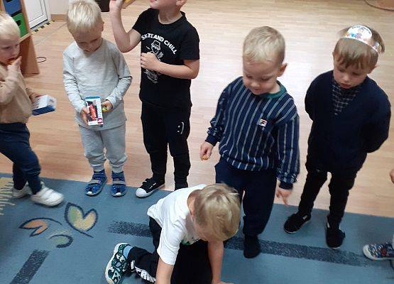 Grafika 100: 30 wrzesień - Dzień Chłopaka