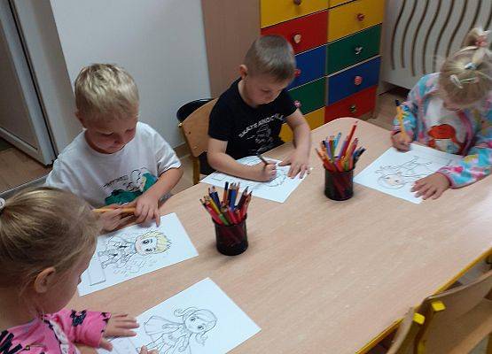 Grafika 107: 30 wrzesień - Dzień Chłopaka