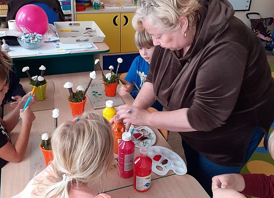 Grafika 13: ZAJĘCIA Z PANIĄ BASIĄ