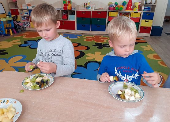 Grafika 6: SMACZNIE I ZDROWO