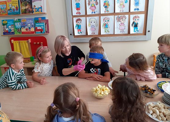 Grafika 15: SMACZNIE I ZDROWO