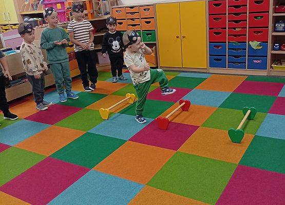 Grafika 5: DZIEŃ CHŁOPAKA