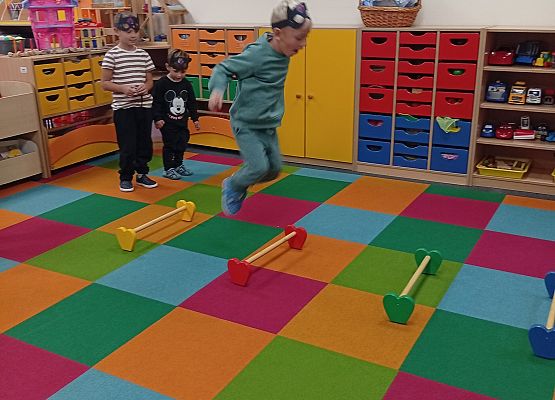 Grafika 7: DZIEŃ CHŁOPAKA