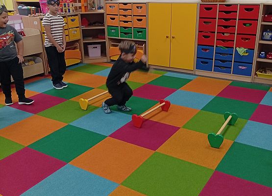 Grafika 8: DZIEŃ CHŁOPAKA