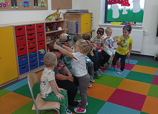 Grafika 15: DZIEŃ CHŁOPAKA