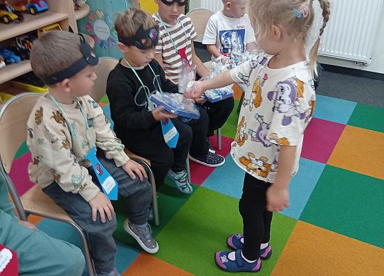 Grafika 18: DZIEŃ CHŁOPAKA