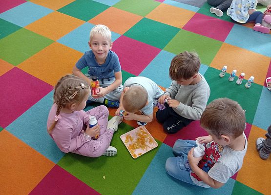 Grafika 4: INSTRUMENTY MUZYCZNE