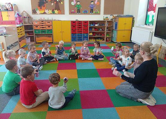 Grafika 5: INSTRUMENTY MUZYCZNE