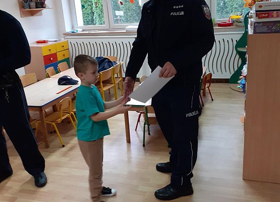 Grafika 9: Wizyta policjantów