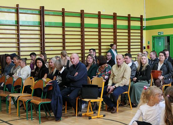 Uroczystość pasowania na ucznia klas 1 w Zespole Szkół w Garczegorzu - X 2025r.