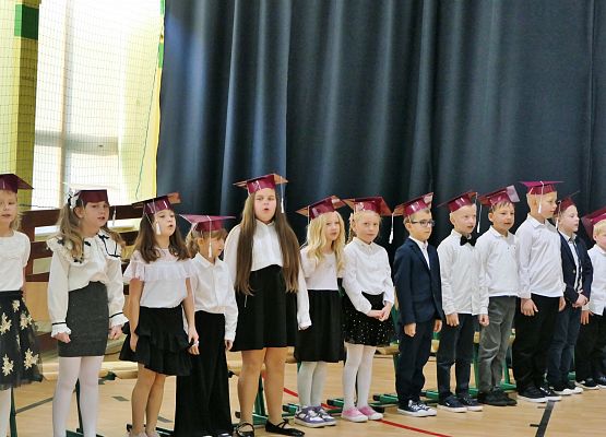 Uroczystość pasowania na ucznia klas 1 w Zespole Szkół w Garczegorzu - X 2025r.