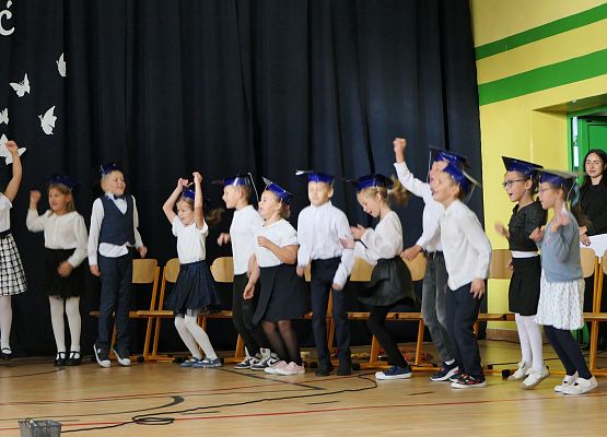 Uroczystość pasowania na ucznia klas 1 w Zespole Szkół w Garczegorzu - X 2025r.