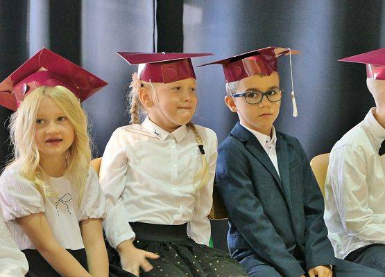 Uroczystość pasowania na ucznia klas 1 w Zespole Szkół w Garczegorzu - X 2025r.