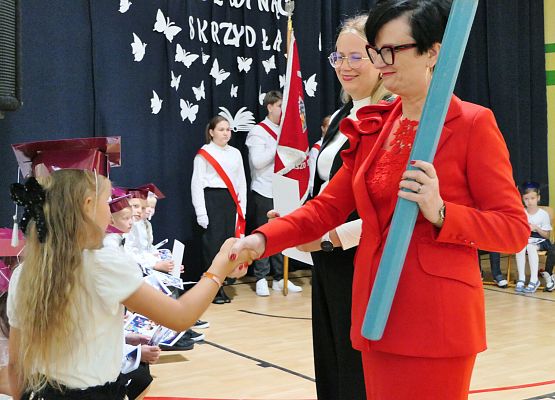 Uroczystość pasowania na ucznia klas 1 w Zespole Szkół w Garczegorzu - X 2025r.