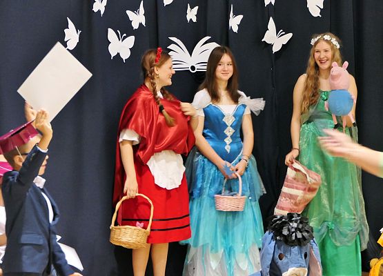 Uroczystość pasowania na ucznia klas 1 w Zespole Szkół w Garczegorzu - X 2025r.