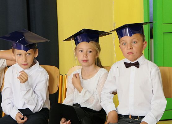 Uroczystość pasowania na ucznia klas 1 w Zespole Szkół w Garczegorzu - X 2025r.