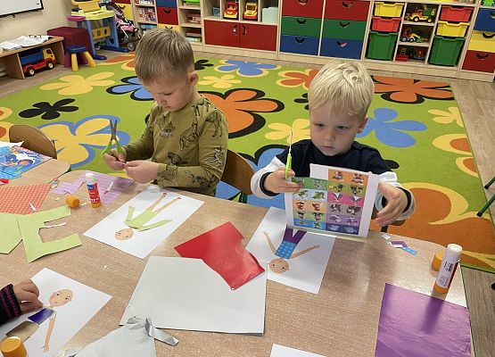 Grafika 2: ,,L" JAK LALKA