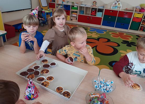 Grafika 2: JESIENNI SOLENIZANCI