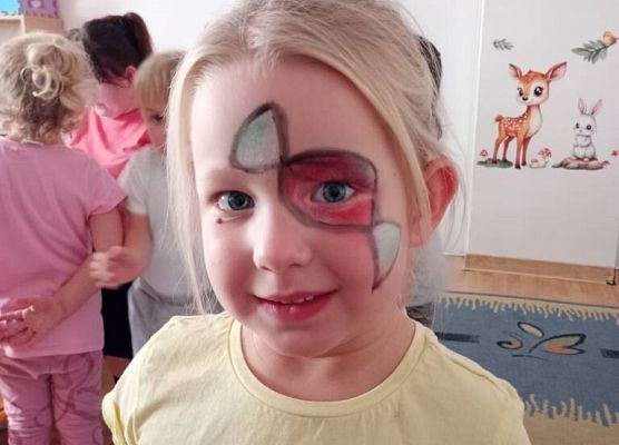 Grafika 69: Dzień Postaci z Bajek