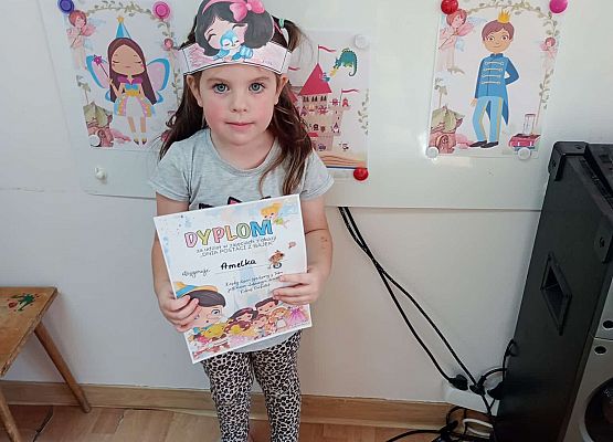 Grafika 43: Dzień Postaci z Bajek