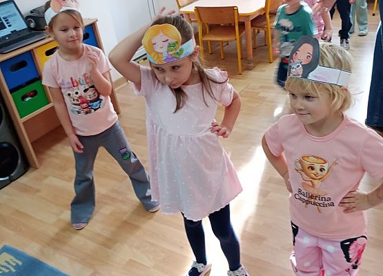 Grafika 21: Dzień Postaci z Bajek