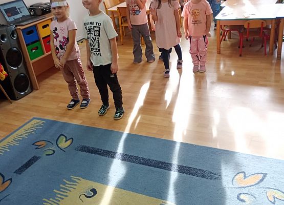 Grafika 20: Dzień Postaci z Bajek