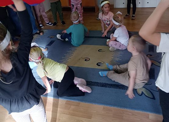 Grafika 13: Dzień Postaci z Bajek