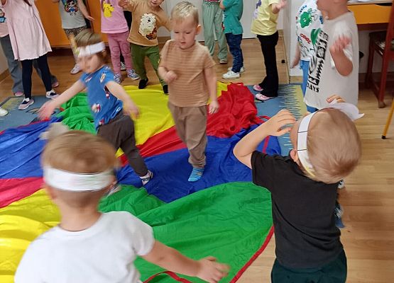 Grafika 9: Dzień Postaci z Bajek