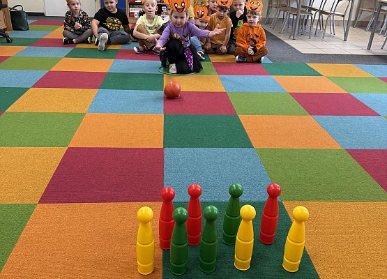 Grafika 1: ŚWIĘTO  DYNI