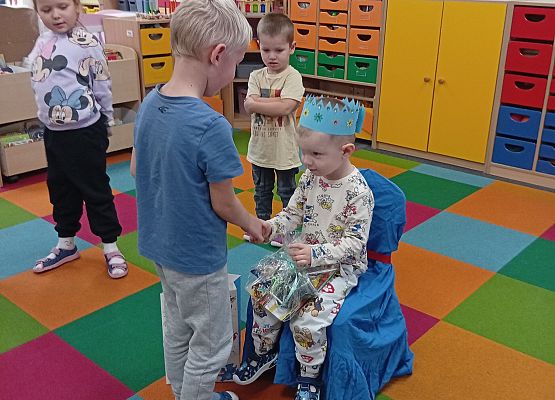 Grafika 6: URODZINKI MIKOŁAJA