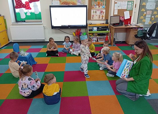 Grafika 12: URODZINKI MIKOŁAJA