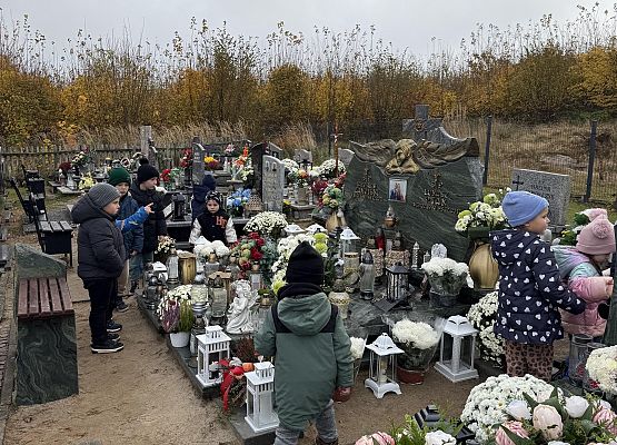 Grafika 3: PAMIĘTAMY O ZMARŁYCH