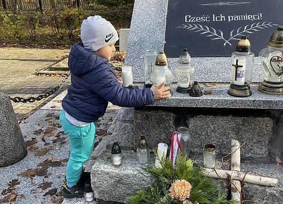 Grafika 8: PAMIĘTAMY