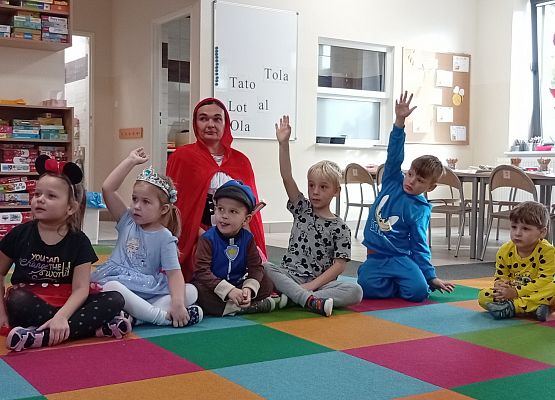 Grafika 11: DZIEŃ POSTACI Z BAJEK