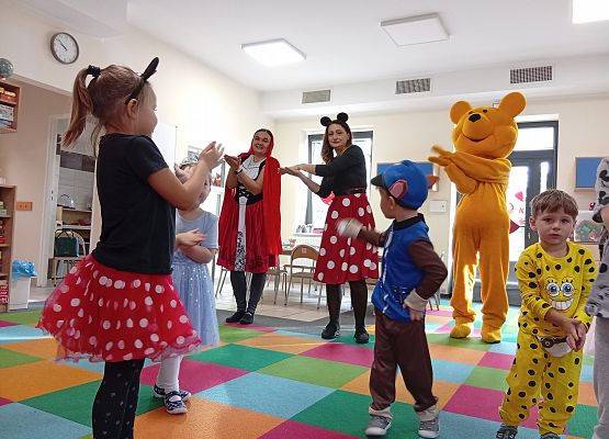 Grafika 17: DZIEŃ POSTACI Z BAJEK