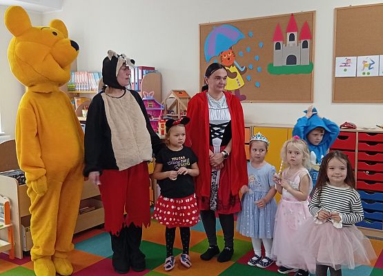 Grafika 18: DZIEŃ POSTACI Z BAJEK