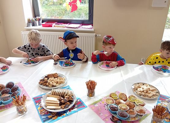 Grafika 21: DZIEŃ POSTACI Z BAJEK